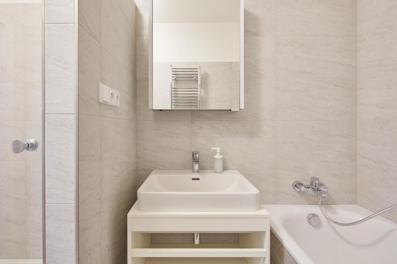 Prague Days - Designer Condo - Trendy Neighborhood ภายนอก รูปภาพ